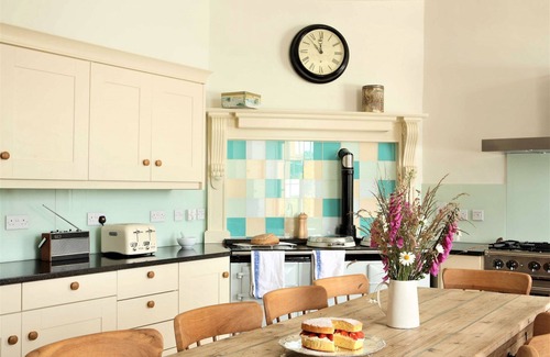 Saltash House | Castle in Tamar with Pool and Gardens