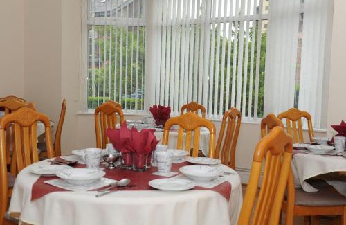 Liverpool House | Castle Lodge Guest House 86-88 Sheil Rd L6 3AF