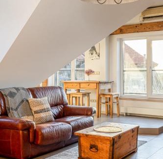 Old Town Apartment | Castle Street Rooftop Retreats by Innorental