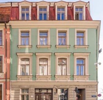 Old Town Apartment | Castle Street Rooftop Retreats by Innorental