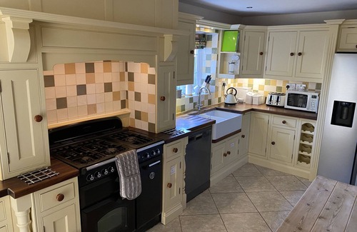 Helmsley Cottage | CASTLE VIEW, pet friendly, character holiday cottage in Helmsley