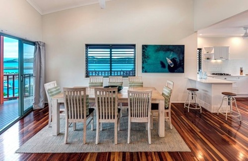 Hamilton Island House | Casuarina Cove 4