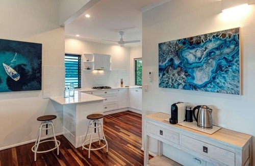 Hamilton Island House | Casuarina Cove 4