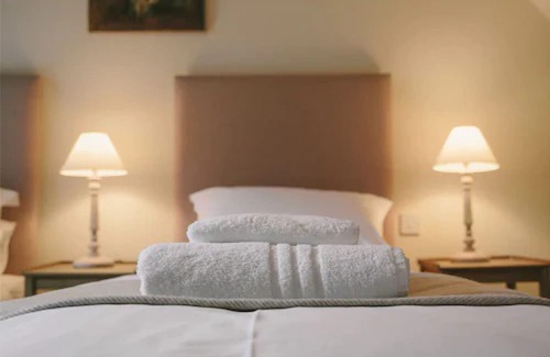 Tetbury Hotel | Cat and Custard Pot Inn