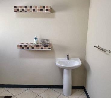 Hibberdene Apartment | Catalina Bay Beach Retreat - Dolphin Inn