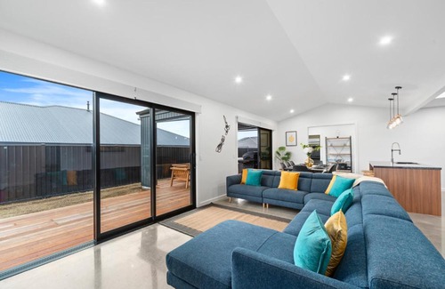 Wharewaka House | CatchN'Relax Taupo