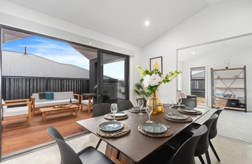 Wharewaka House | CatchN'Relax Taupo