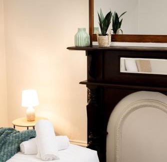 Bendigo House | Cathedral View - Sleeps 16