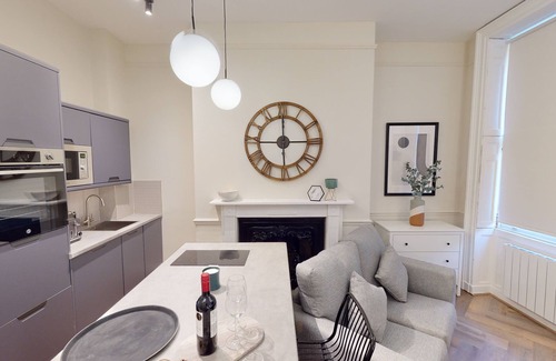 Hope Street Apartment | Cathedral Views | Georgian Quarter | Walk to City