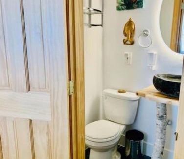Highmount Apartment | Catskill Cabin Bird of Paradise 7