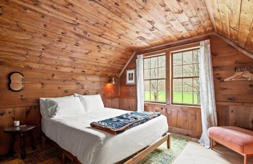 Town of Broome Cabin | Catskills Cabin by River with Fire Pit