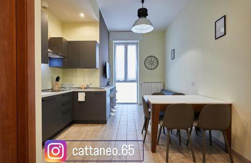 Lecco Apartment | Cattaneo 65 3 bedrooms 5 minutes from lake and station w parking