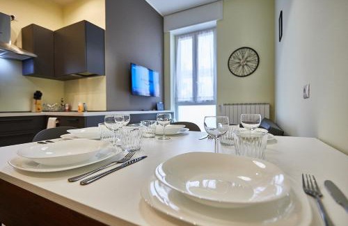 Lecco Apartment | Cattaneo 65 3 bedrooms 5 minutes from lake and station w parking