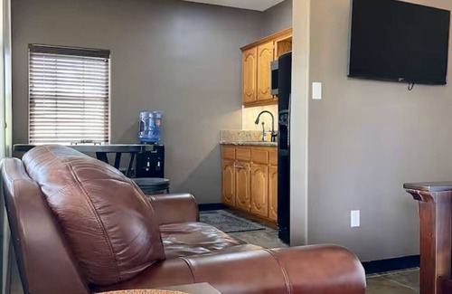 Pinnacle Peak Cottage | Cave Creek Casita on Acre with Patio - Restful Retreat - Long or short stay
