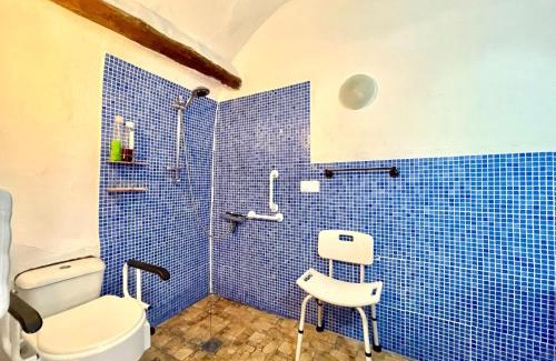 Cullar House | Cave Houses Ed, Yara and Nadieh with PRM facilities