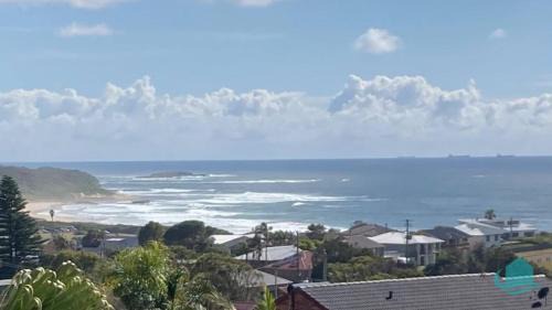 Caves Beach House | Caves Cottage - gorgeous 180 degree ocean views