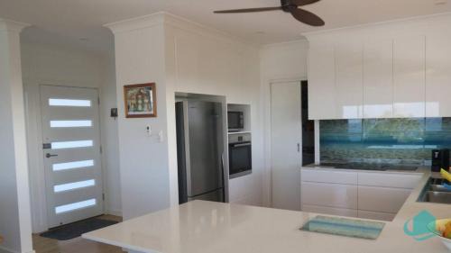 Caves Beach House | Caves Cottage - gorgeous 180 degree ocean views