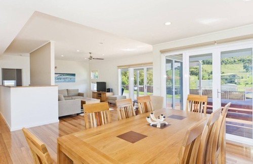 Apollo Bay House | Cawood Heights - At Apollo Bay