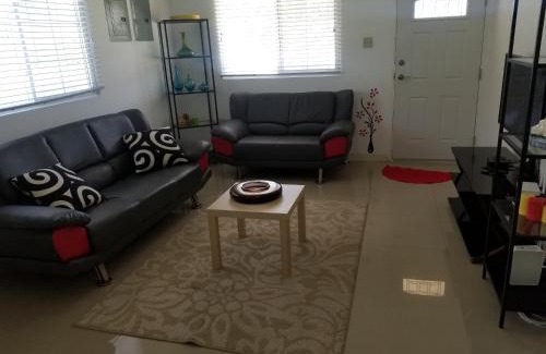 Kingston House | Caymanas Estate beautiful 2 bedroom