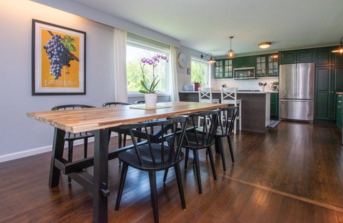 Town of Ledyard Cottage | Cayuga Sunshine: Luxury on Cayuga Lake. Close to Aurora!