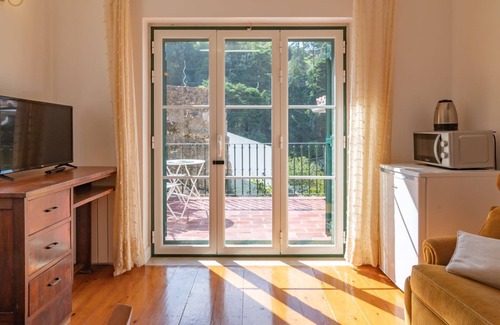 Sintra Apartment | Cazal da Saúde Suite W/Pool by LovelyStay