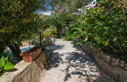 Sintra Apartment | Cazal da Saúde Suite W/Pool by LovelyStay