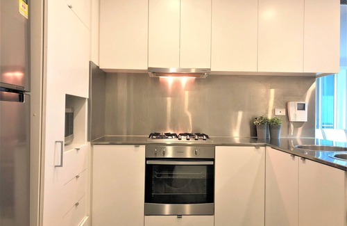 Docklands Apartment | CBD apartment at Liberty at the West End!