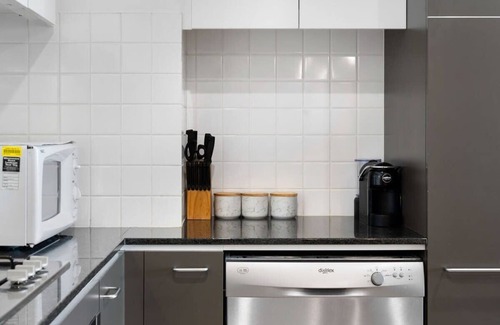 Adelaide Central Business District Apartment | CBD Modern 2BR/Free Parking