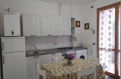 Marina di Cecina Apartment | Cecina mare 200 mt from the sea ground floor, separate entrance, sleeps 4
