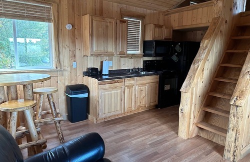 Plentywood Cabin | Cedar cabin. Fully equipped. Sleeps 3 comfortably.
