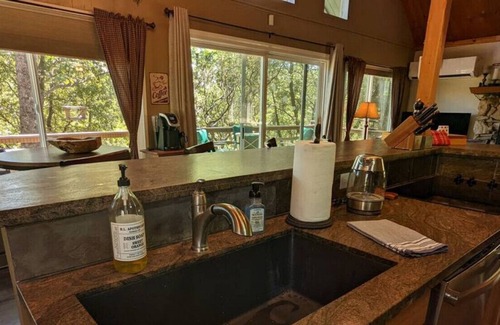 Wishon House | Cedar Forest · Charming Cozy Lake Cabin in the Woods - Bass Lake
