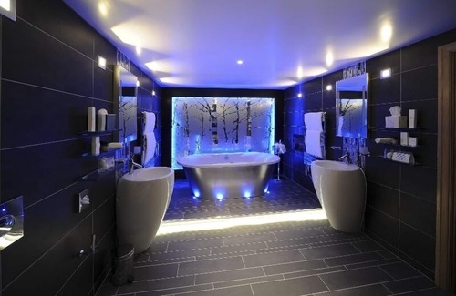 Windermere House | Cedar Manor