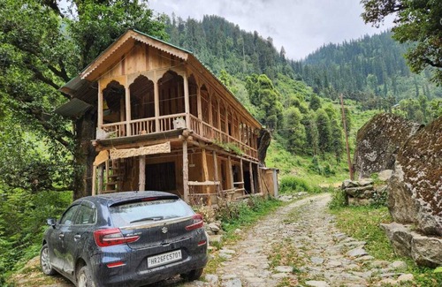 Banjar Cottage | Cedar Oak Cottage 2BR By Homeyhuts
