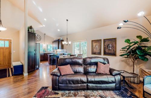 Columbia Falls House | Cedar Point Hideaway