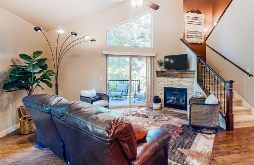 Columbia Falls House | Cedar Point Hideaway