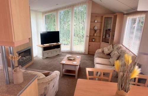 Skegness House | Cedar Retreat Southview - Sleeps 6 Wi-Fi & Garden