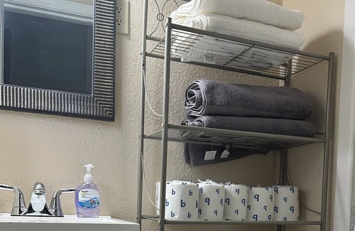 Midland House | Cedar Spring inn