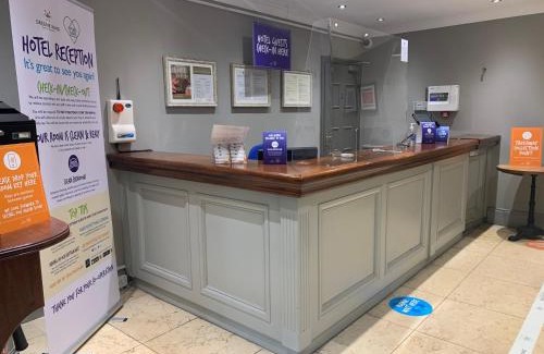 Barnstaple Hotel | Cedars Inn by Greene King Inns