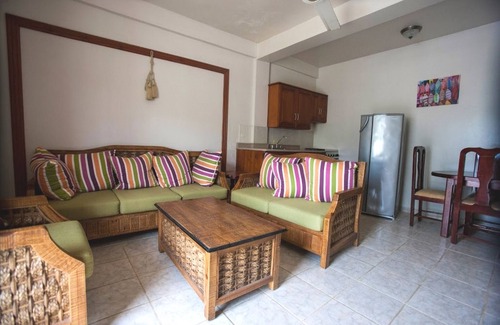 La Esplanada Apartment | Cental 1BD condo with pool/cable TV/AC/Internet, guest-friendly