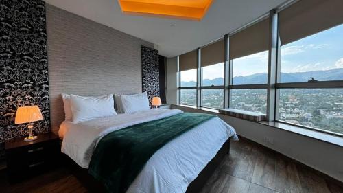 Blue Area Apartment | Centaurus Apartment Three Bed Mountain View