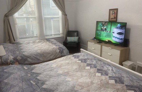 Buena Vista Apartment | Center of the City - Only Victorian with 4 King Sized Beds -The largest space!
