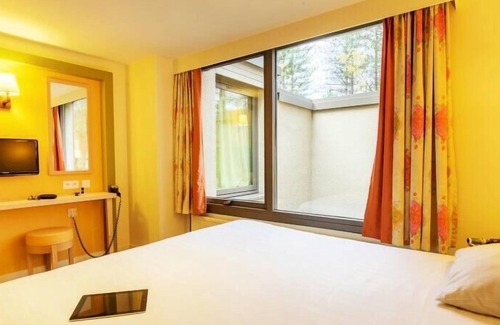 Chaumont-sur-Tharonne House | Center Parcs - Domaine des Hauts de Bruyeres - Premium Eden Cottage 8 Persons 5 Rooms