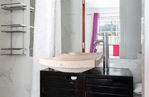 Canary Wharf Apartment | Centra Wharf
