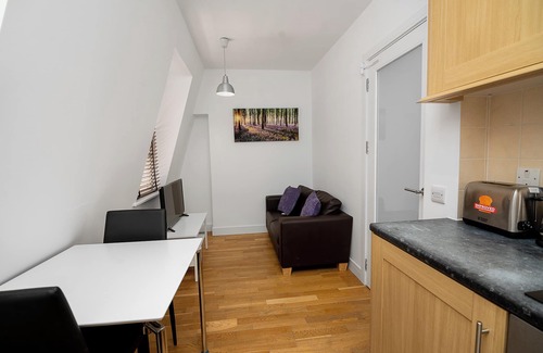 Holborn and Covent Garden Apartment | Central 1 Bed 5 Min Walk to Chancery Lane Station