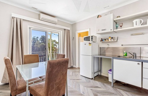 Fremantle Apartment | Central 1BR - Explore Fremantle