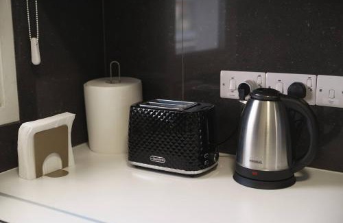 Larnaca City Centre Apartment | Central 2 Bdr Flat St Lazaros - Phoenix Lodge