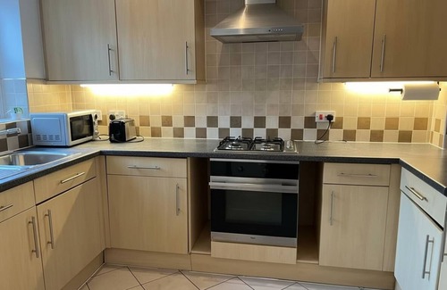 Darley Abbey Apartment | Central 2-Bed Apartment - Sleeps 5 & Free Parking