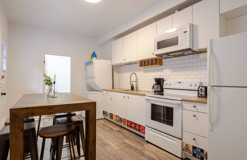 Plateau Mont Royal Apartment | Central 3BR downtown MTL Plateau Mont Royal