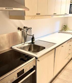 Vesterbro Apartment | Central Aarhus Lejlighed i Gadeplan med Parkering lige udenfor