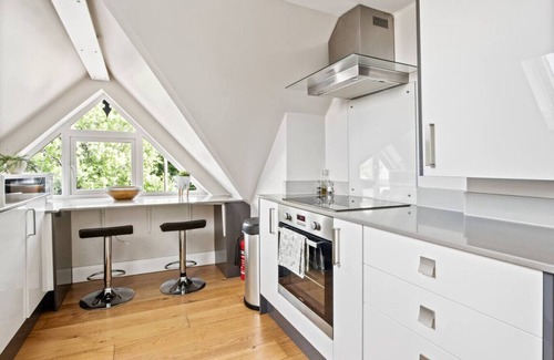 New Forest District Apartment | Central and Cosy Brockenhurst Flat